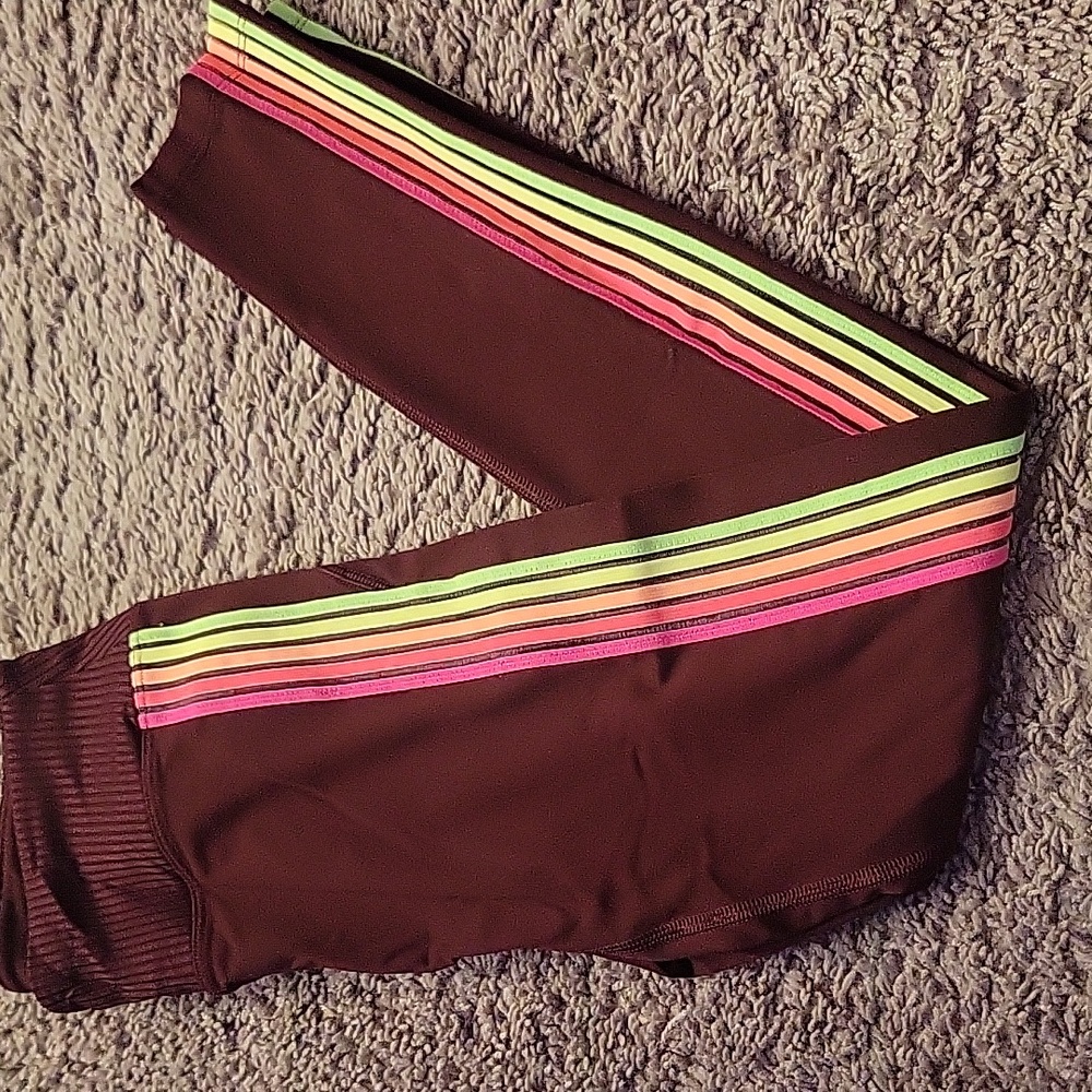 Victoria's Secret Pink Ultimate Legging size xs Maroon Rainbow Stripe
